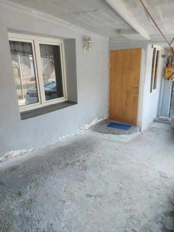Grig's Apartment *